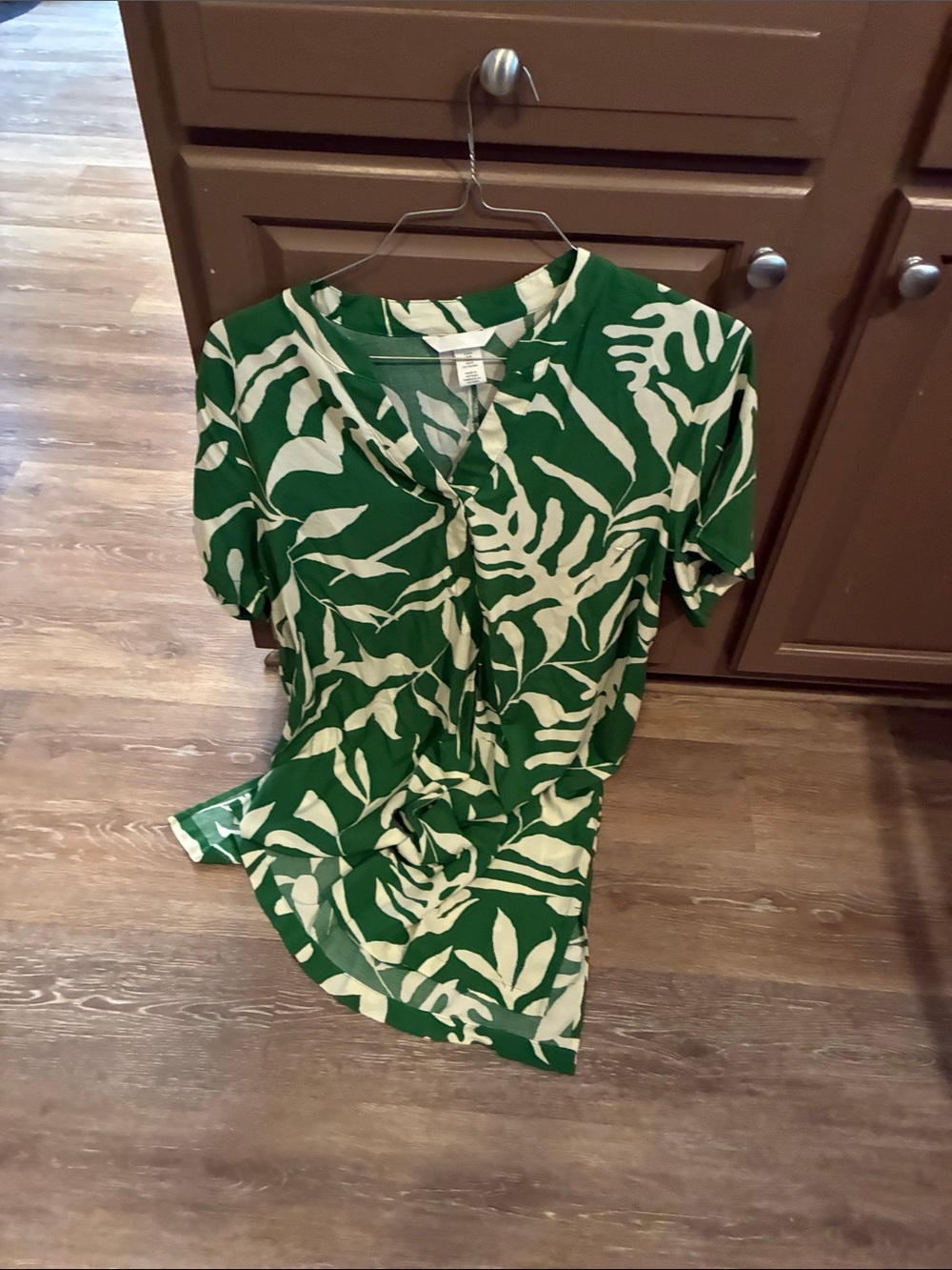 H&M Green and White Tropical Print V-Neck Tunic